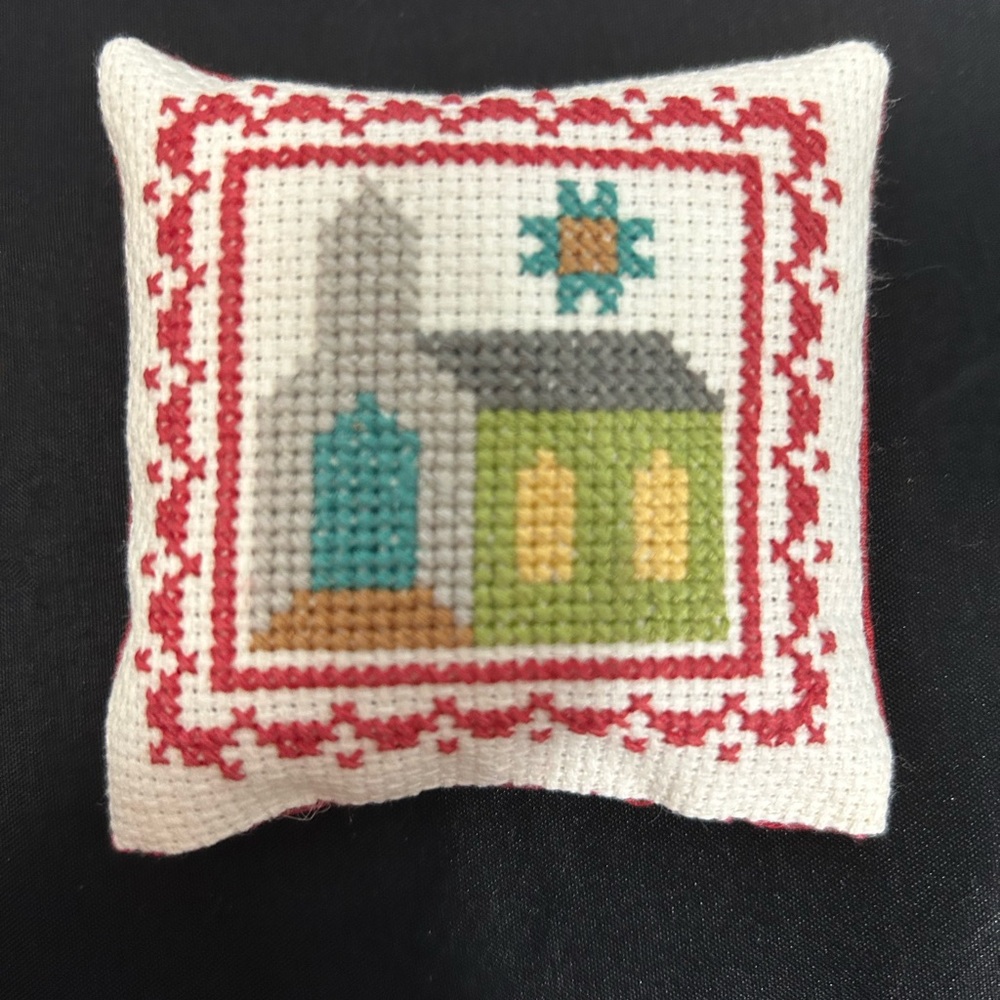 Festive homemade holiday cross-stitch accent pillow set - Picture 3 of 6